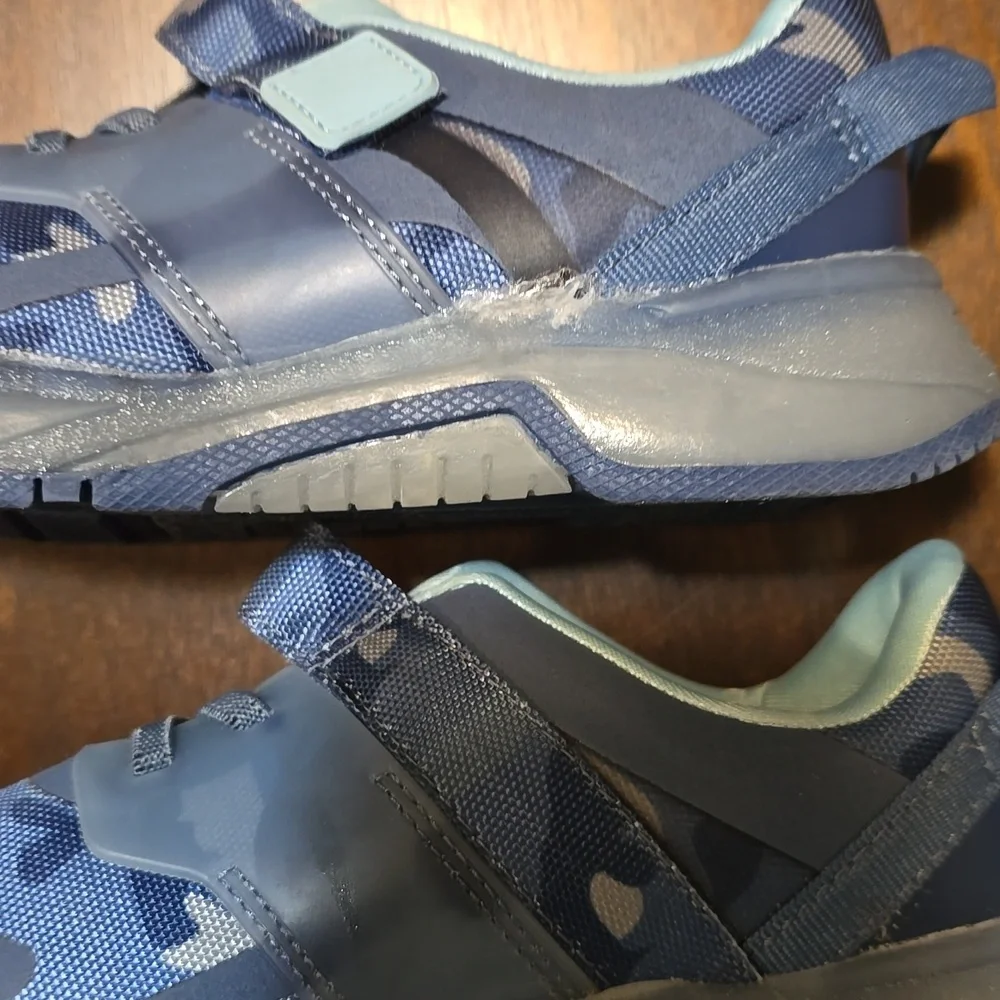 Cat & Jack Navy Camo Reese Light‎ Up Sneakers Size 13